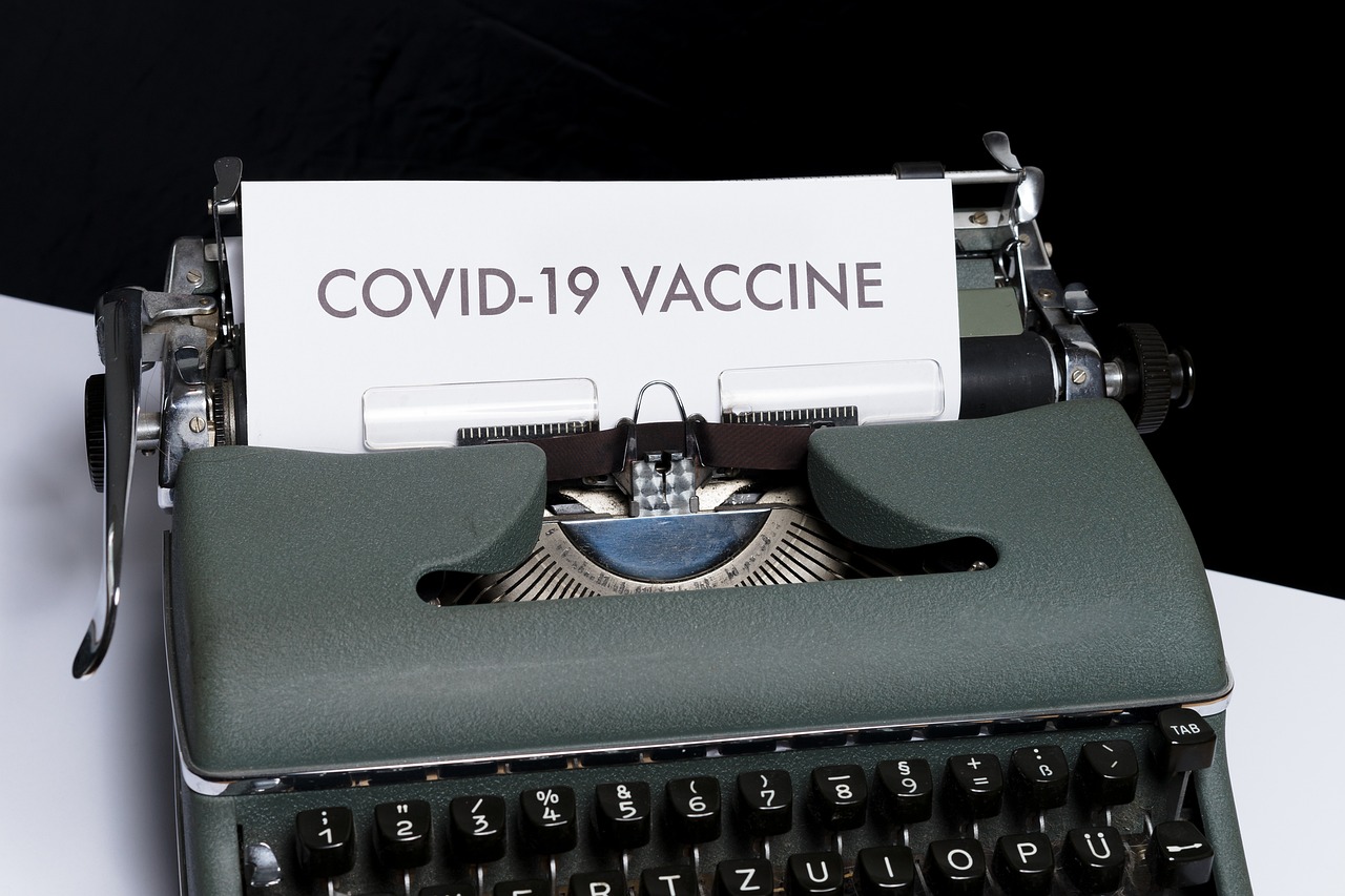 Риск и польза вакцин против COVID-19
