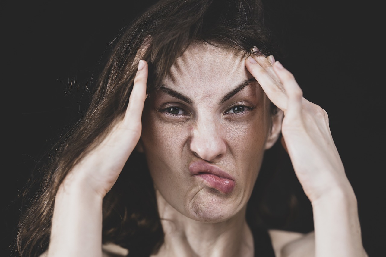 Принятие своих эмоций: как научиться быть добрее к себе?