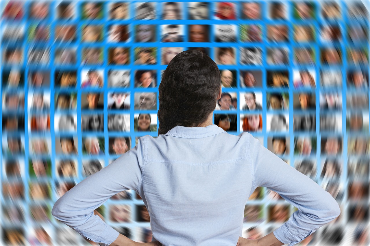 Как зрительный контакт влияет на наше общение?